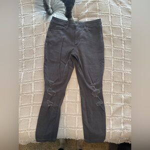 Universal Threads Distressed Gray Jeans - 6/28R
